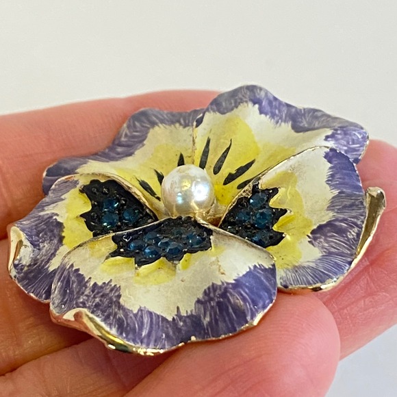 Hand Painted Enamel Pansy Brooch Gold Tone Blue Rhinestone Faux Pearl Floral Pin - Picture 9 of 13